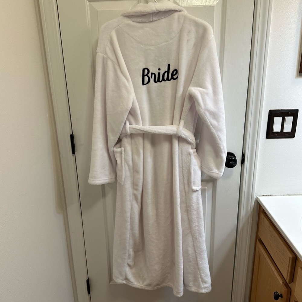 BRIDE plush robe